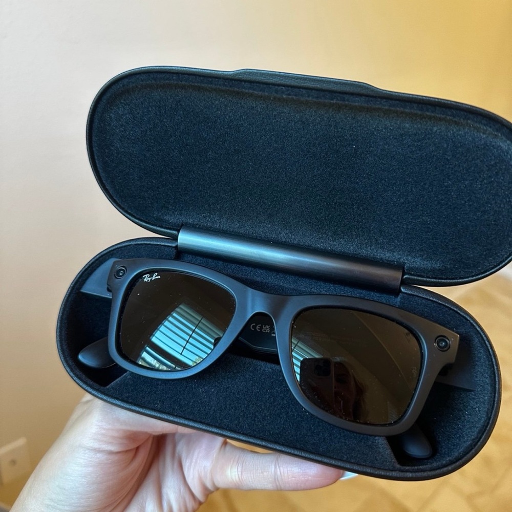 Meta Ray-Ban Smart Glasses Brand New